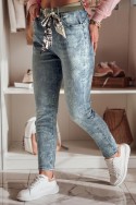 Spodnie damskie jeansowe slim fit z paskiem FLORETTA niebieskie