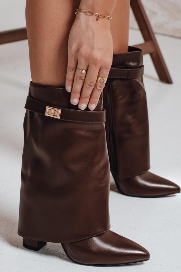 Botki damskie na słupku z szeroką cholewką brązowe